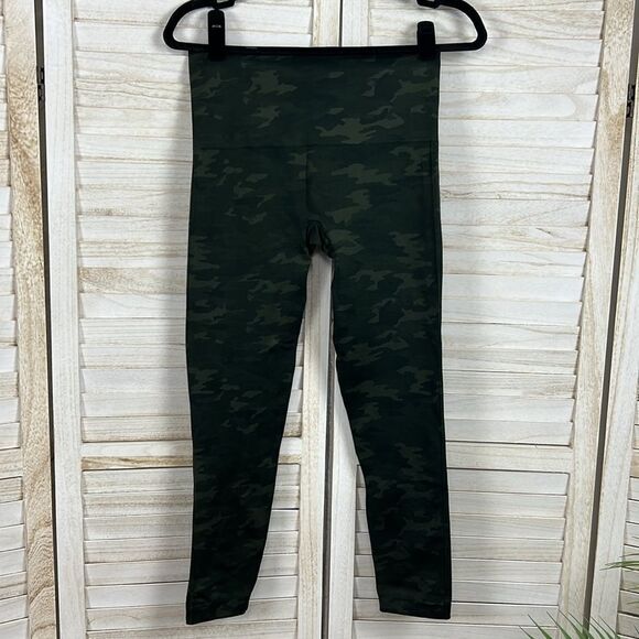 SPANX Look At Me Now Seamless Camo Leggings Large - Picture 4 of 8